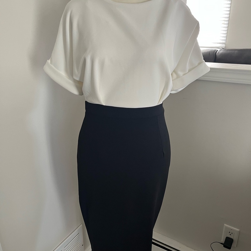Elegant Black Pencil Skirt